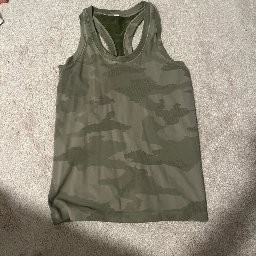 Athleta camo green pattern tank top racerback